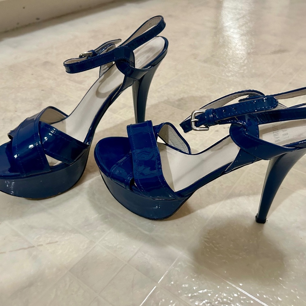 Stuart Weitzman Expressway Blue Heels size 8.5 - Picture 2 of 3